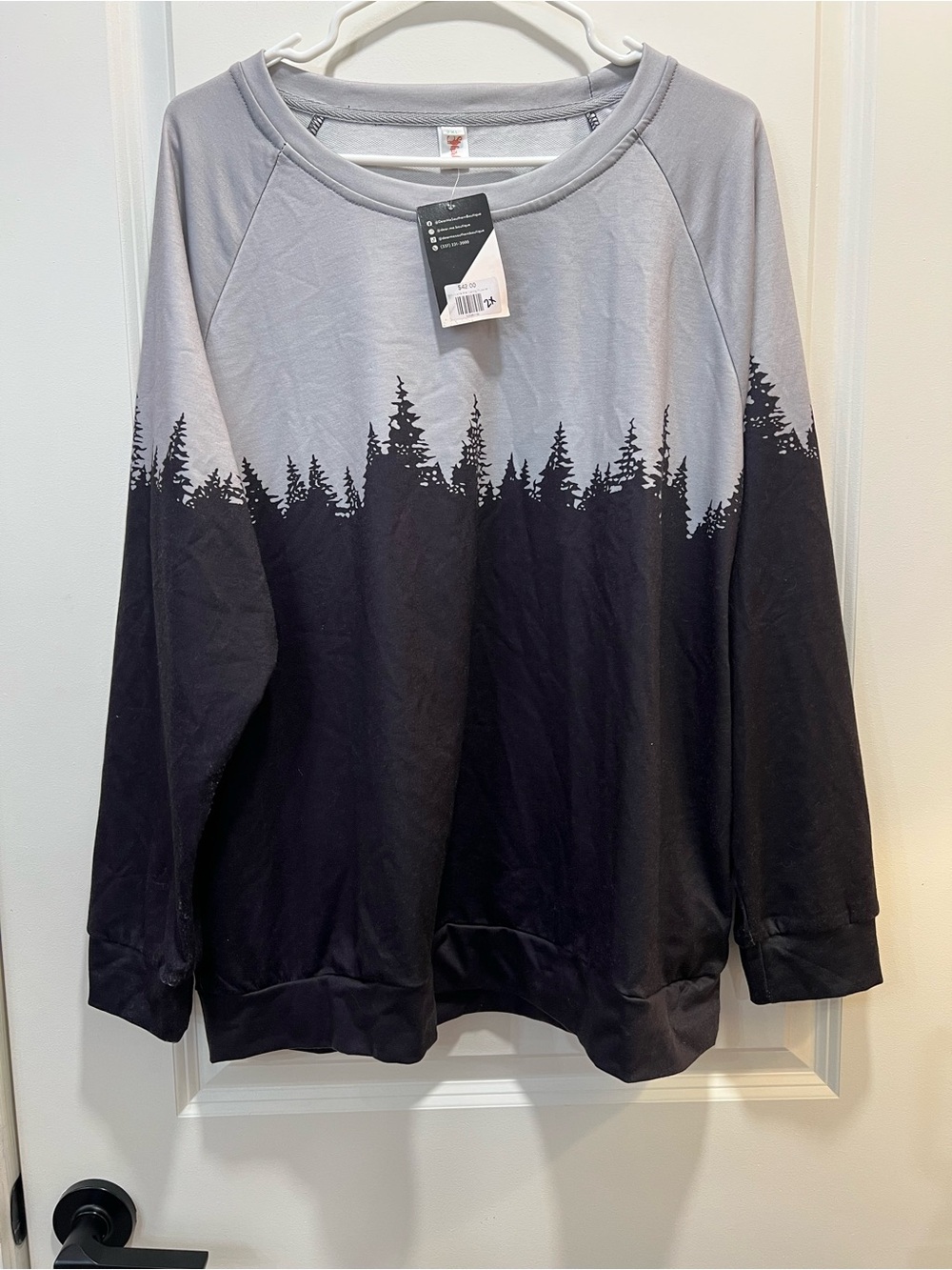 Women’s Forest-Print Crewneck Sweater - Gray/Black with side pockets